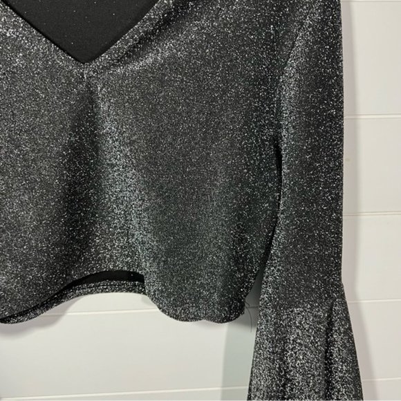 Lucky & Blessed bell sleeve glitter crop top - Picture 2 of 7